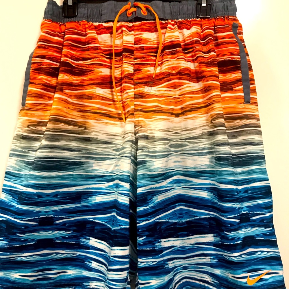 Nike board shorts great condition size XL